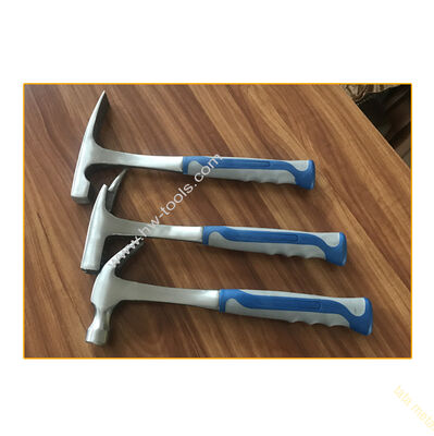 Forged one piece roofing hammer